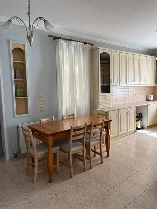 Apartment Center Lixouri