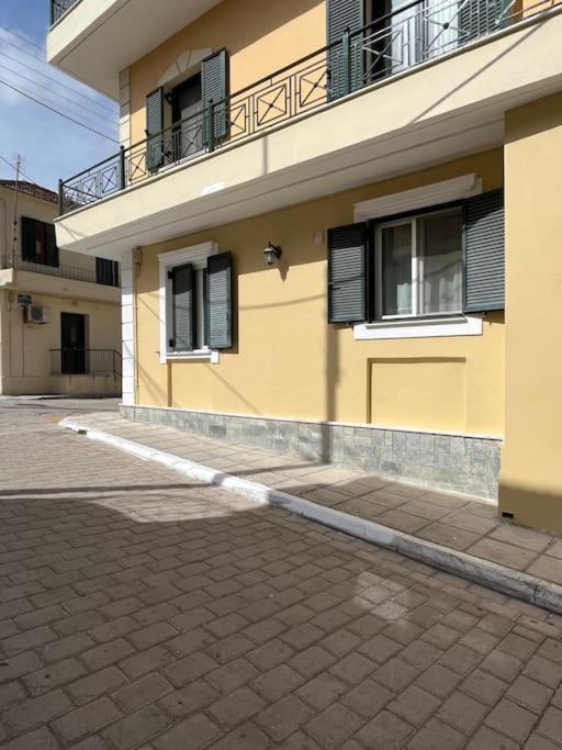 Center * Lixouri