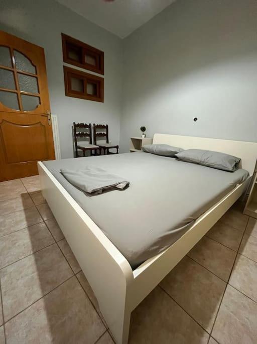 Center Apartment *